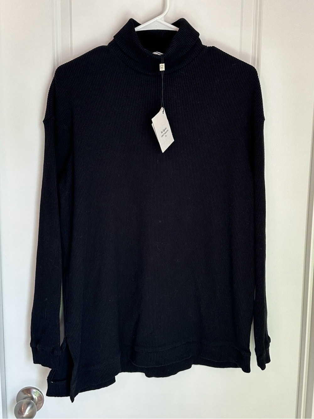 By Egreis M Black Solid Rib-Knit Turtleneck Long Sleeve Pullover
Sweater